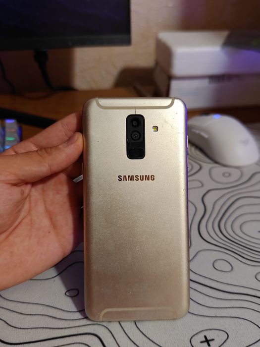 Смартфон Samsung A6+