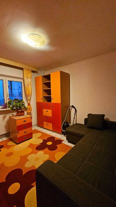 Apartament 3 camere de inchiriat - zona MALL VITAN