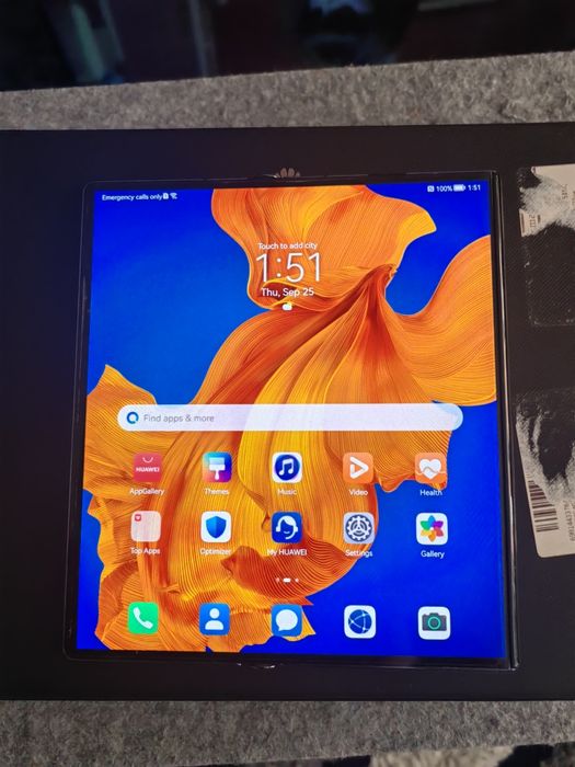 Huawei Mate XS foldable