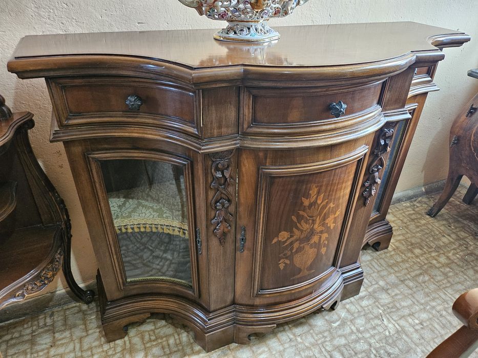 Италианска барокова витрина