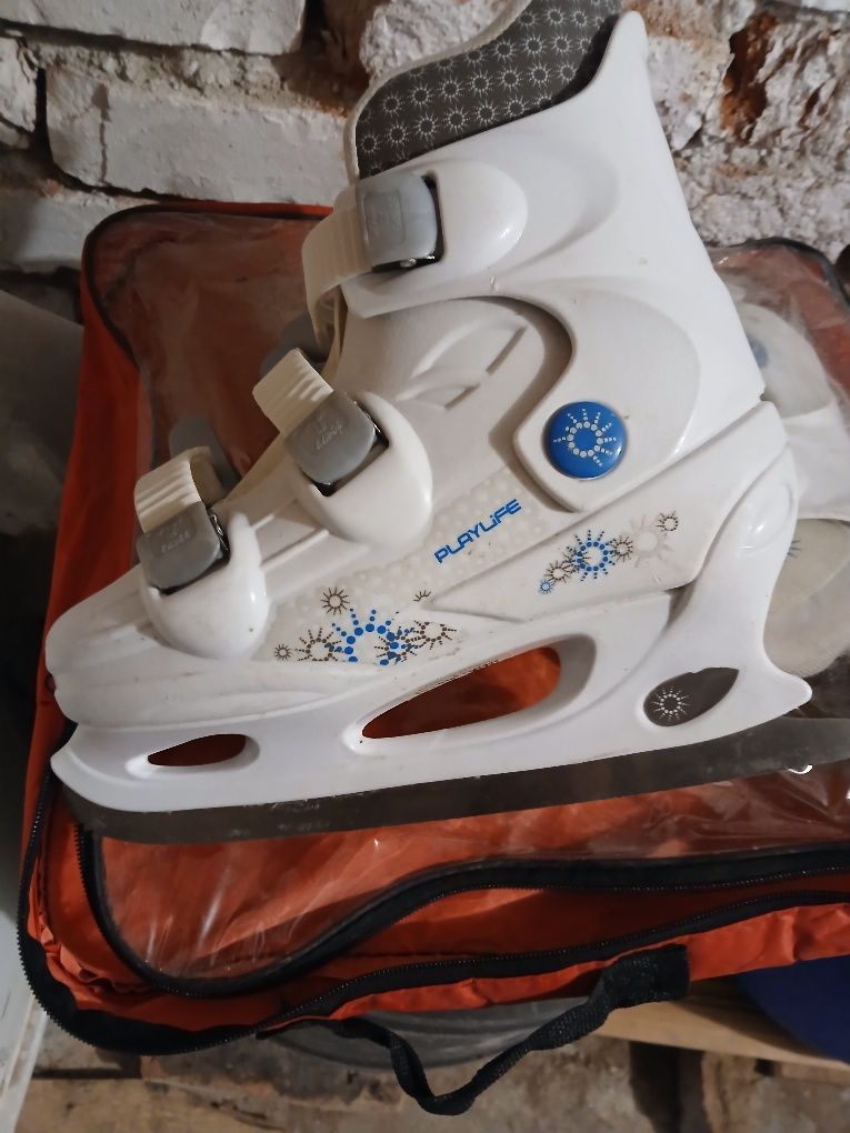 Patine mărimea 36