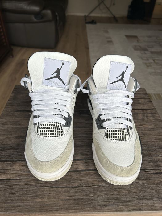 Air Jordan 4 Retro Military Black