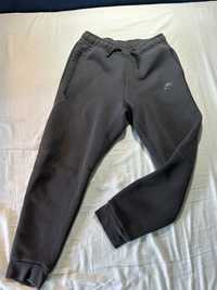 Pantaloni nike tech fleece model nou copii xl 158-170 cm