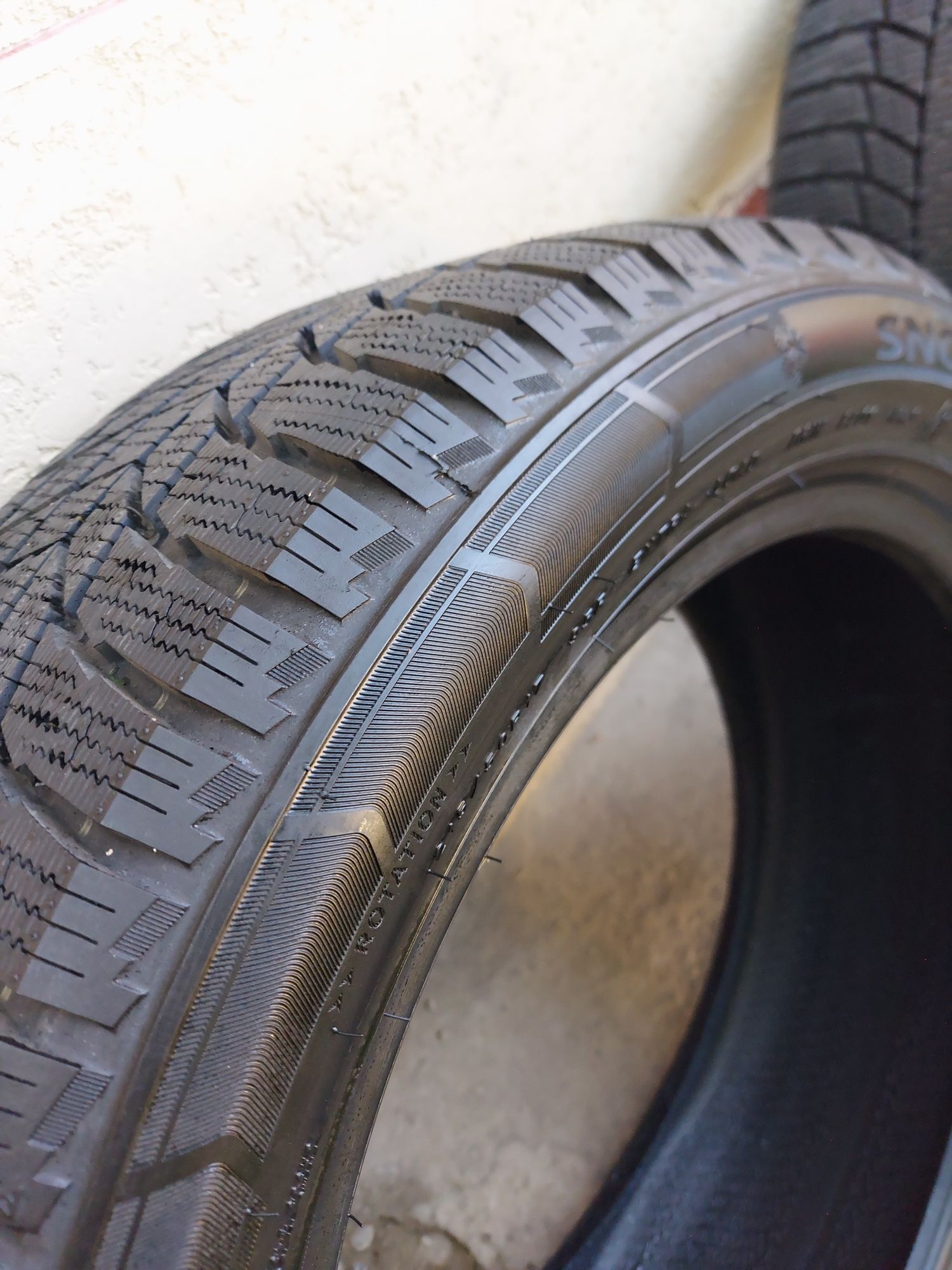 Продается зимняя резина Triangle 215/50R17


---

Продаю зимнюю шину T