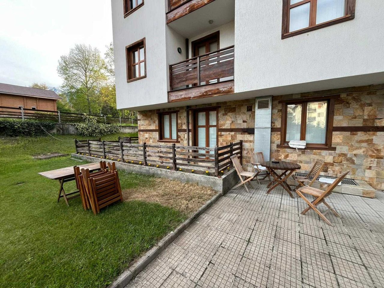 Дава се под наем Двустаен апартамент в Банско - 66 кв.м за 69990 € - Снимка #1