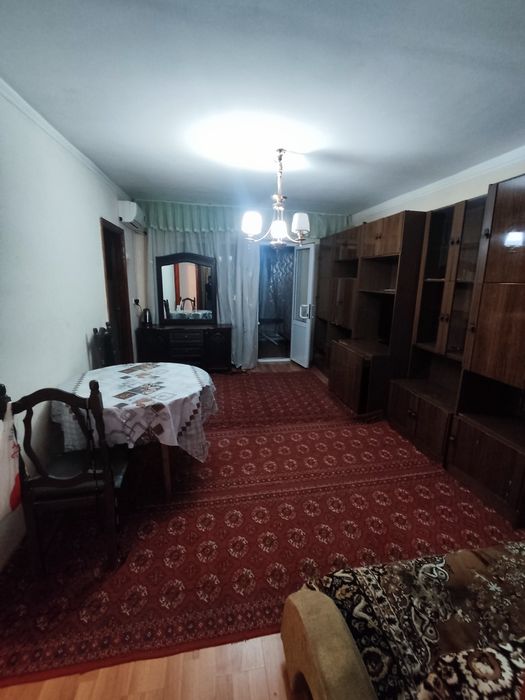 Сдаю в аренда квартира чилзр 8квартал  3комнат 2этаж орентир парус