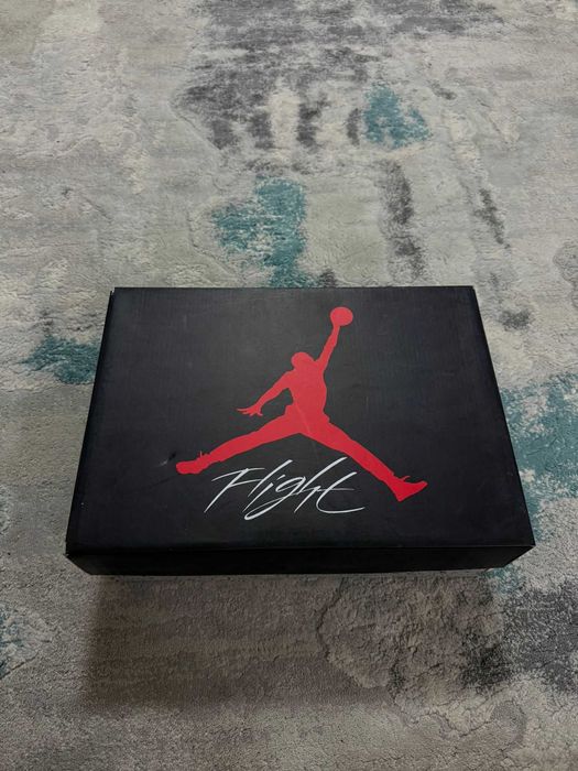 Jordan Retro 4 Frozen Moments