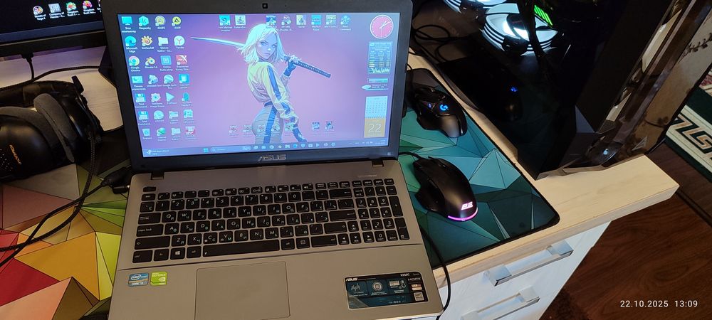 Ноутбук ASUS X550C