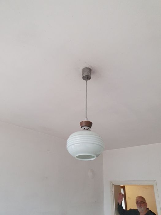 Стъклена лампа за таван