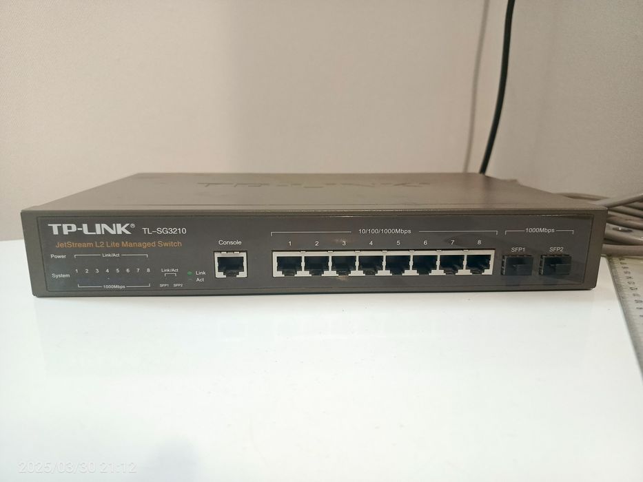 Продам Управляемый гигабитный коммутатор TP-Link TL SG3210