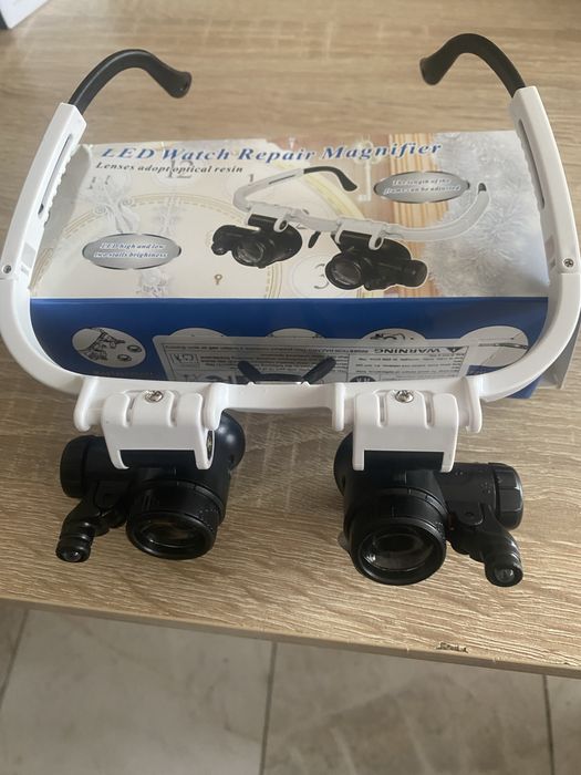 Петкратно увеличителни очила с лед светлина