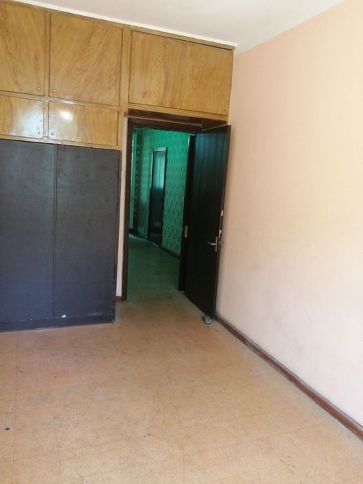 Срочно ! Чиланзар 17.  3 Х комнатная переделенная в 4 х