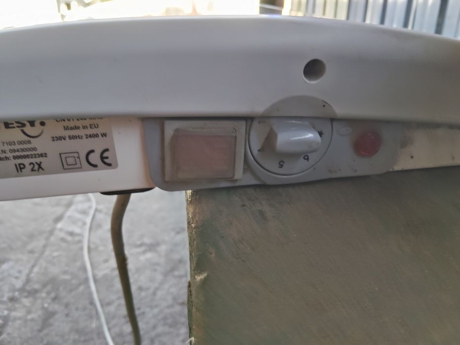 Vând aerotermă cu lungimea de 130 cm.