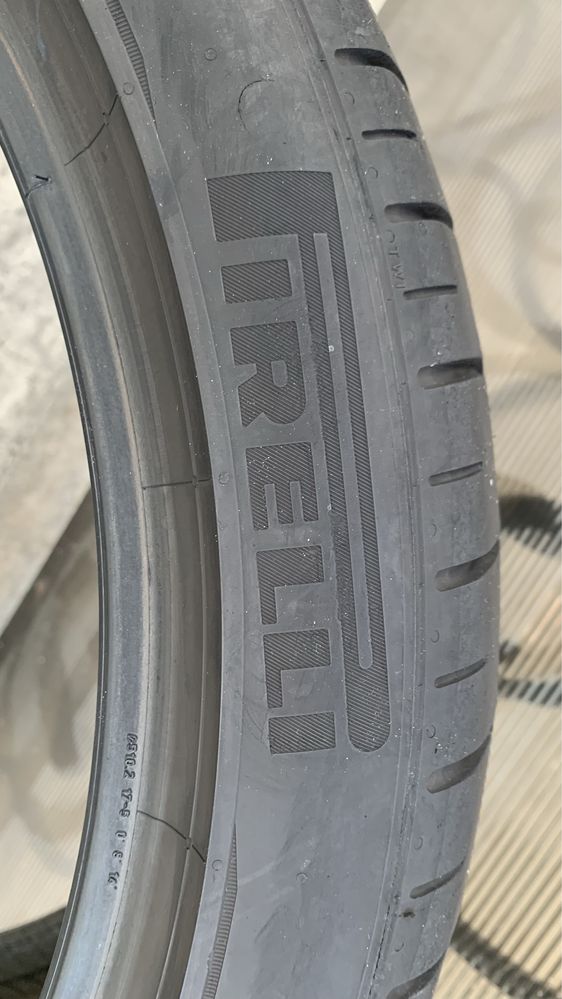 Pirelli P ZERO PZ4 XL 275/35 R20 102Y