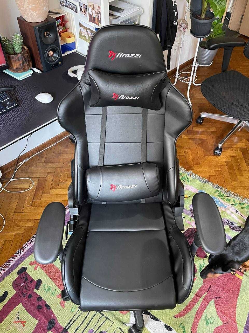 Геймърски стол / Arozzi Verona v2, в черно. в перфектно състояние