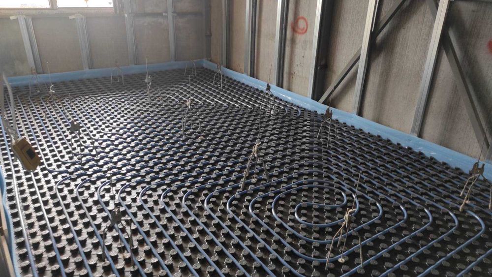 Подовa замазкa с машина