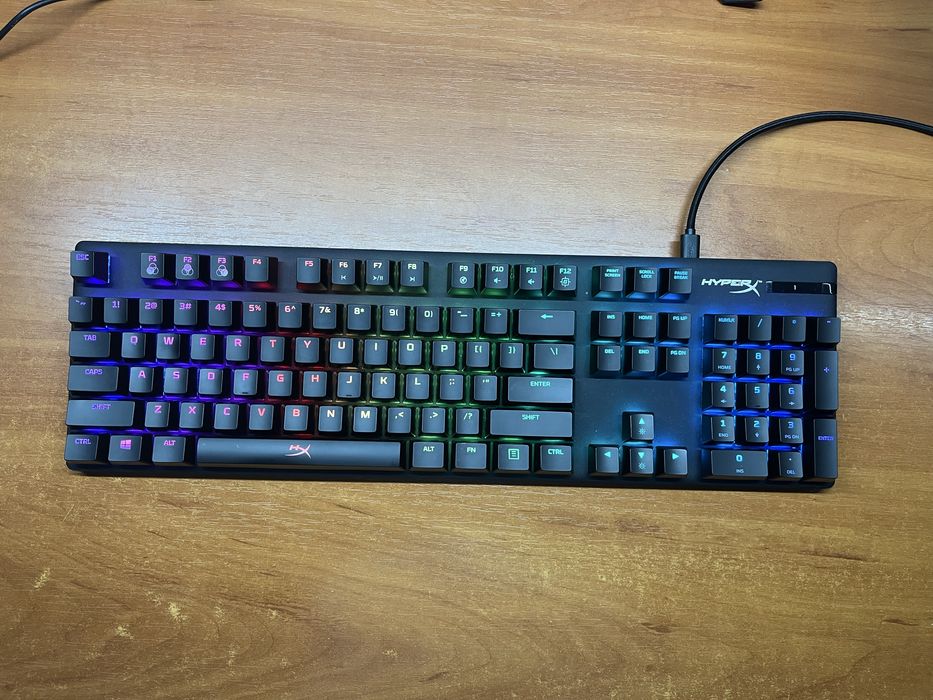 HyperX Alloy Origins (Aqua Tactile switches)