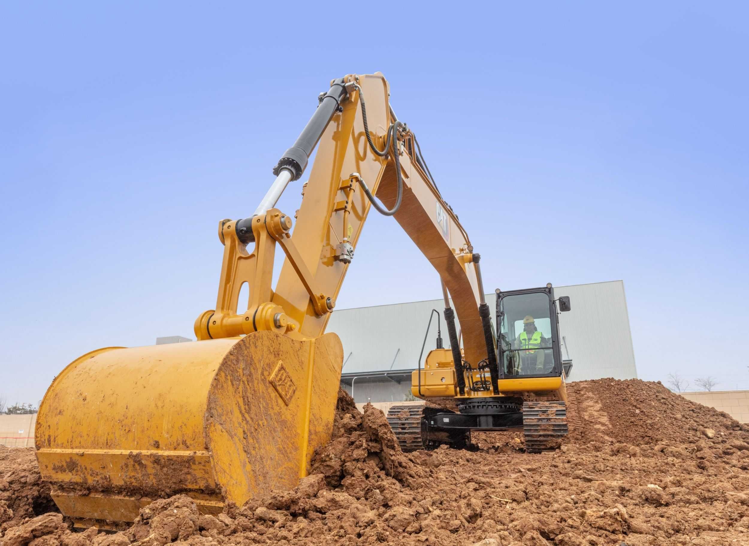Гусеничный экскаватор CAT 320 GX