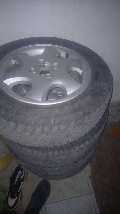 Продам резину с дисками на 15.зима