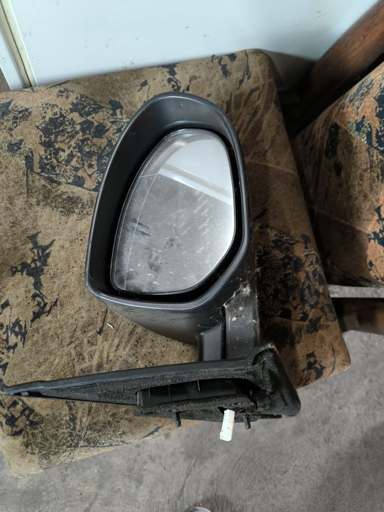 Огледало за Mazda 3