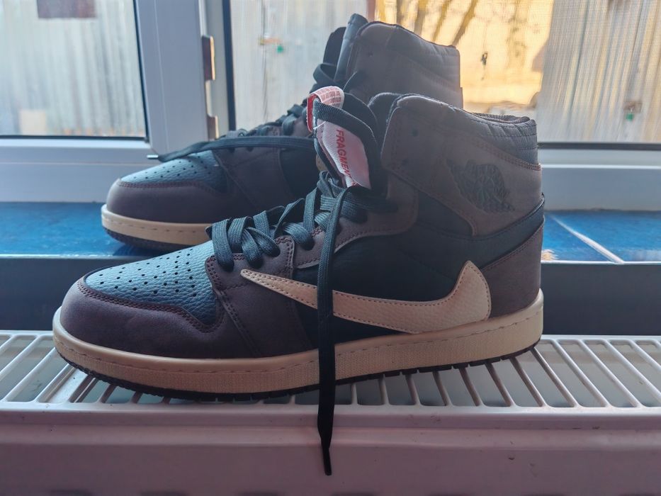 Jordan 1  - Mocha Brown - mărimea 43