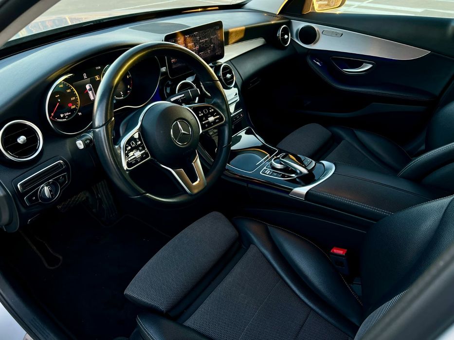 Mercedes Benz C AMG LINE