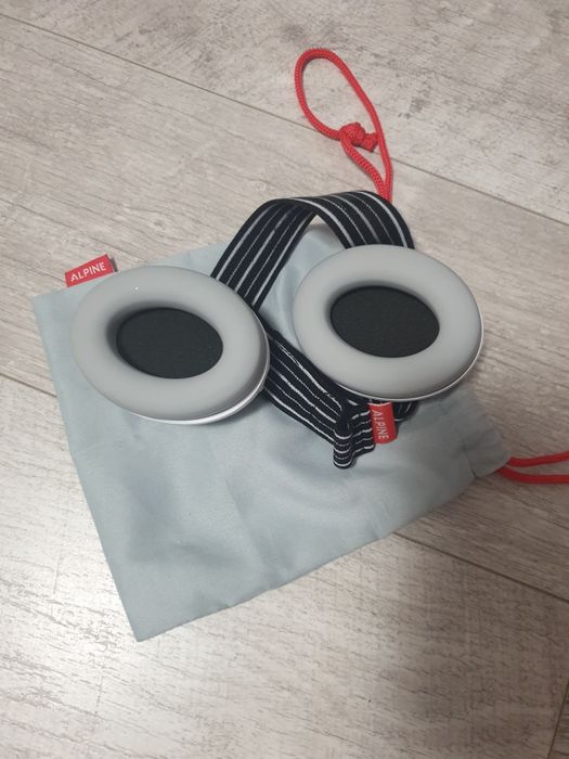 Vand căști bebeluși la Oferta!