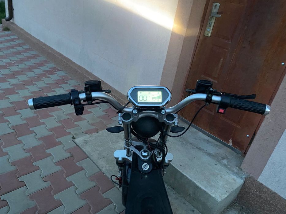 Vând scuter electric