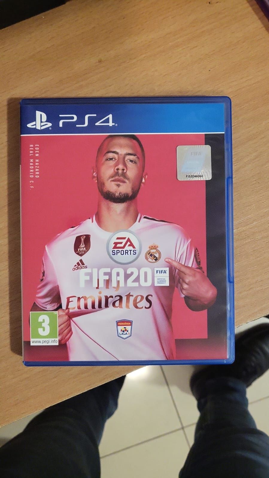 ps4 slim + fifa20