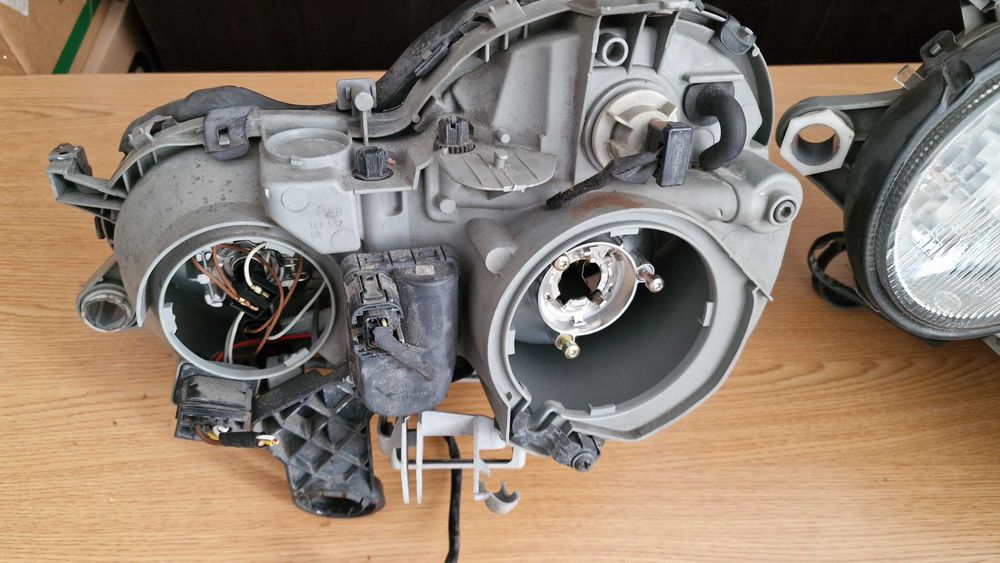 Mercedes CLK A208 C208 W208 ксенон фар ляв десен xenon far Мерцедес