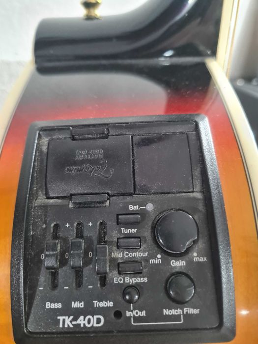 Chitara electroacustica plus amplificator