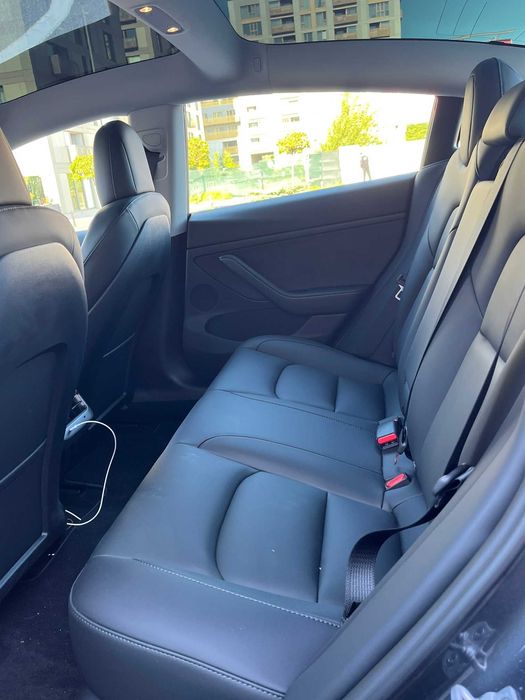 Vand Tesla model 3, long range, 5500 km, an 2023, TVA deductibil