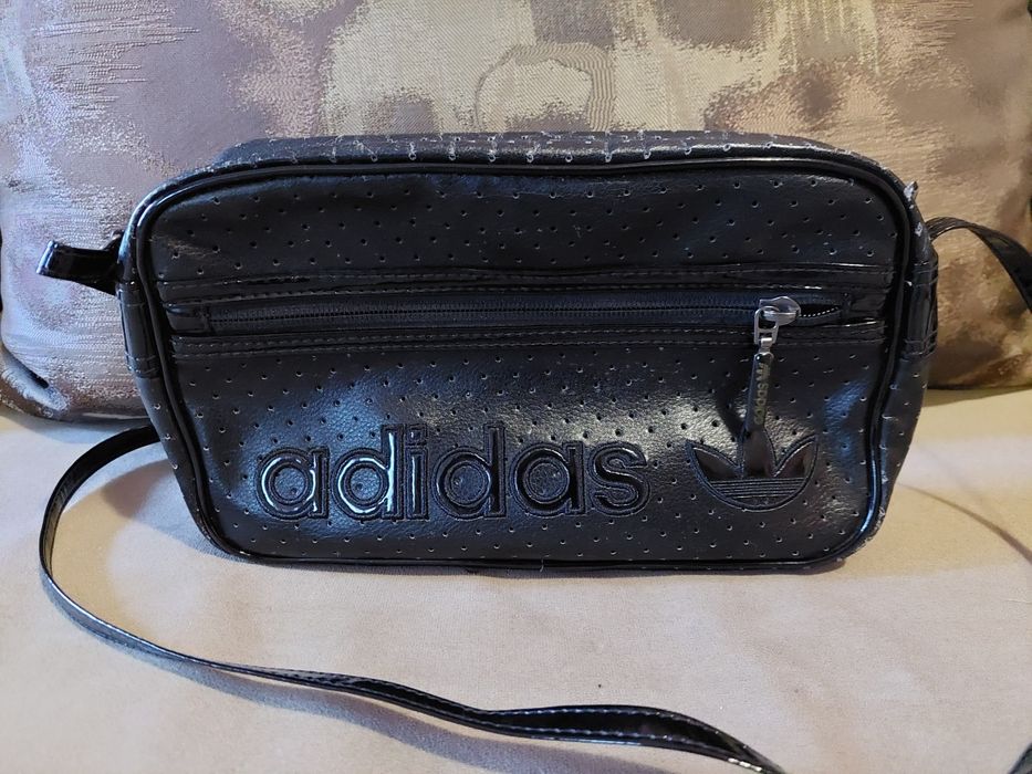 Дамска чанта на Adidas