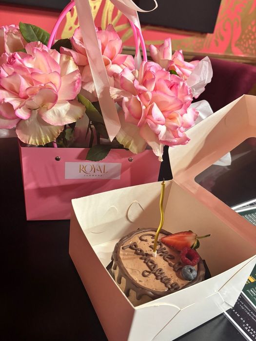 Розы.  цветы 5000тг.