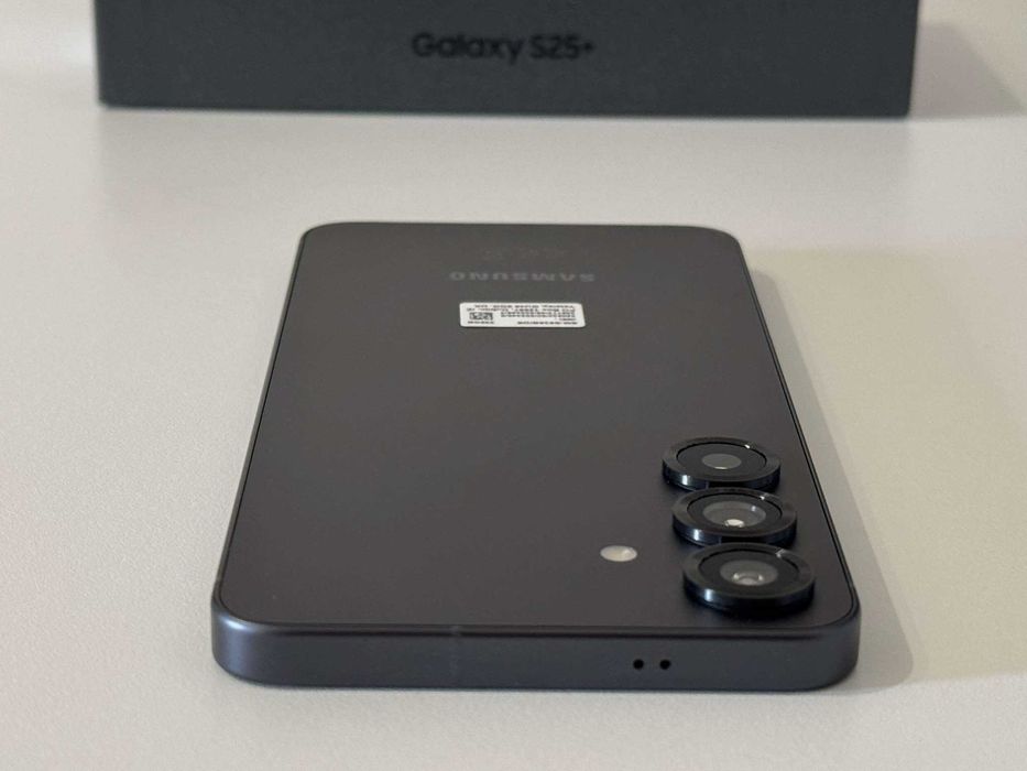 Бартер! НОВ! 24м.Гаранция! Galaxy S25 Plus BlueBlack (Тъмносин)