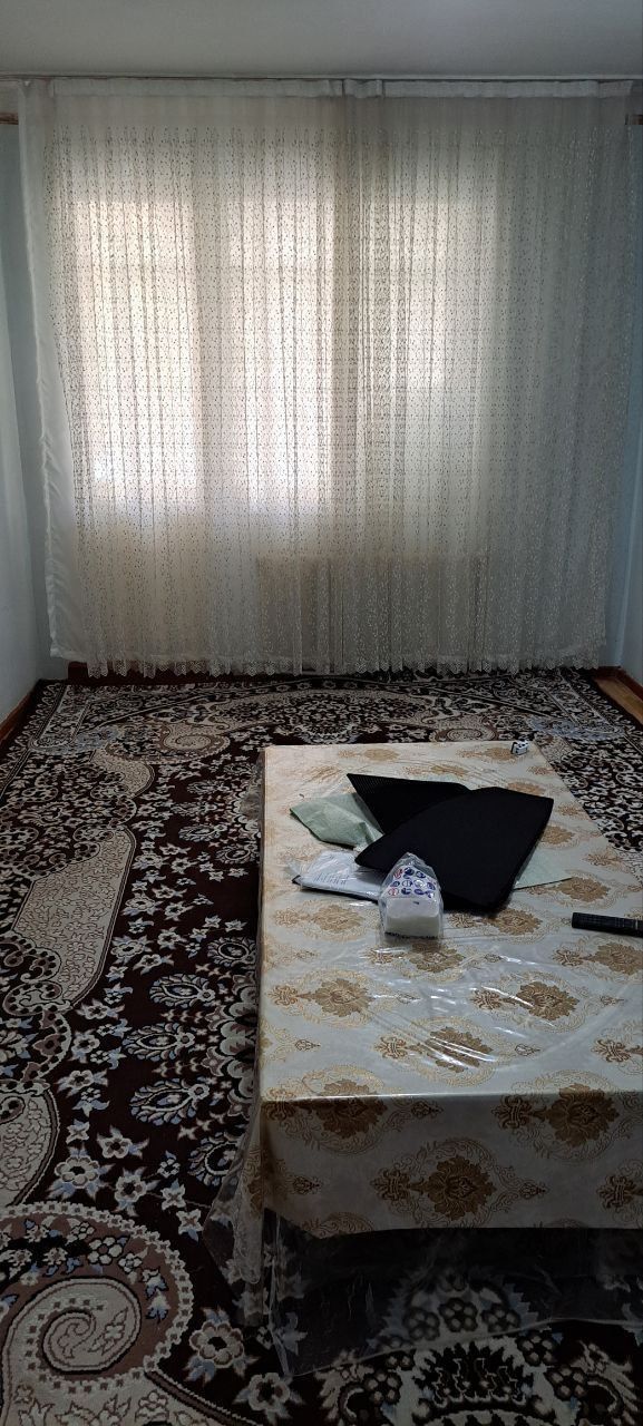 2 xonali kvartira sotiladi