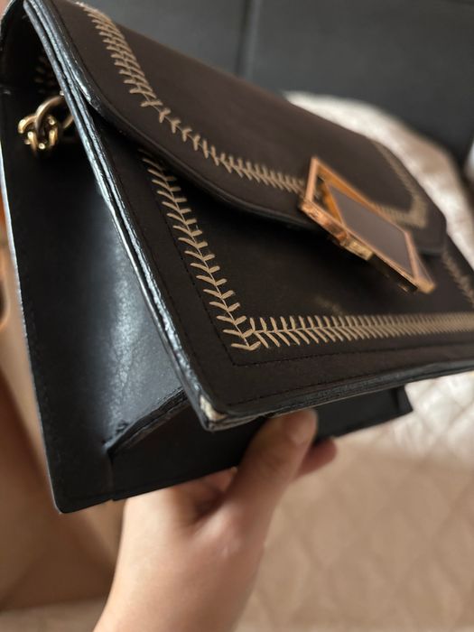 Черна кожена чанта с дръжка