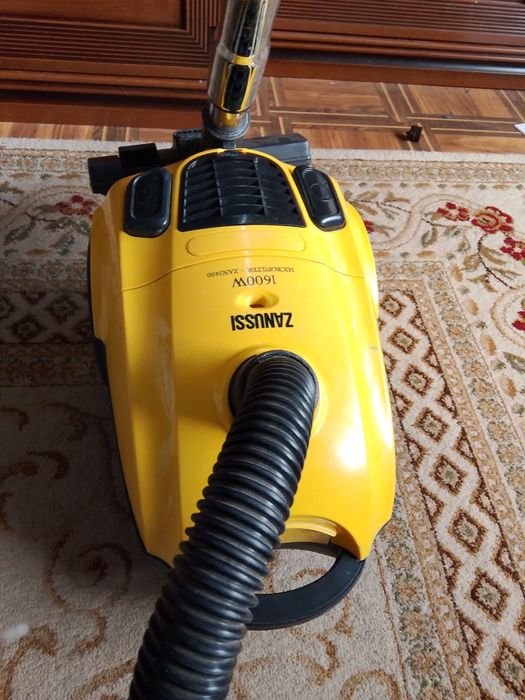 Пылесос zanussi.