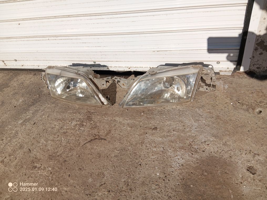 Продавам фарове и стопове за mazda premacy facelift