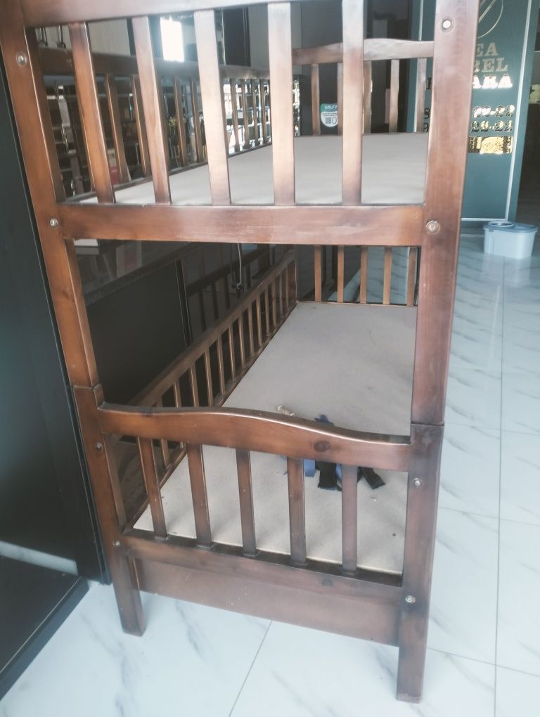 Bolalar kravati taxtadan.