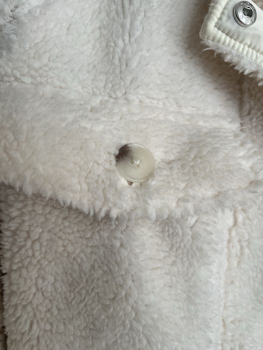 Яке пухкао цвят беж модерно