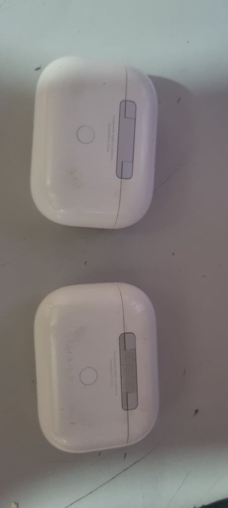 vand 2 perechi de casti airpods pro