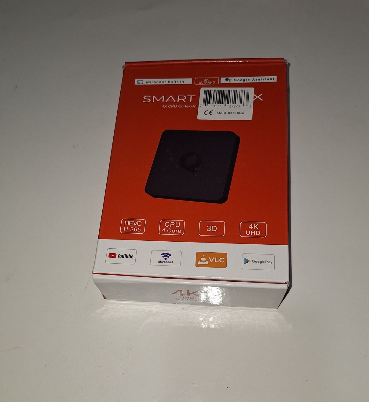 Продавам чисто новаTV SMART BOX .