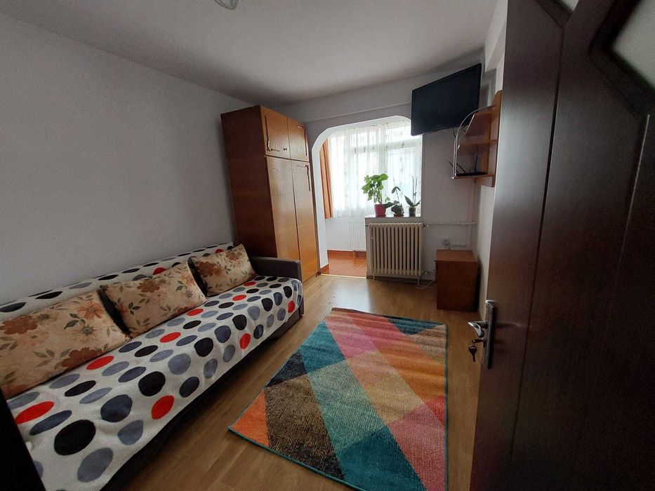 Vand apartament decomandat 3 camere Casa de Cultura 52mp