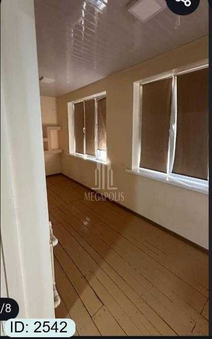 SOTILADI №2542 Vokzal Karzinka tarafda 3xonalik uyimiz sotuvga chiqdi