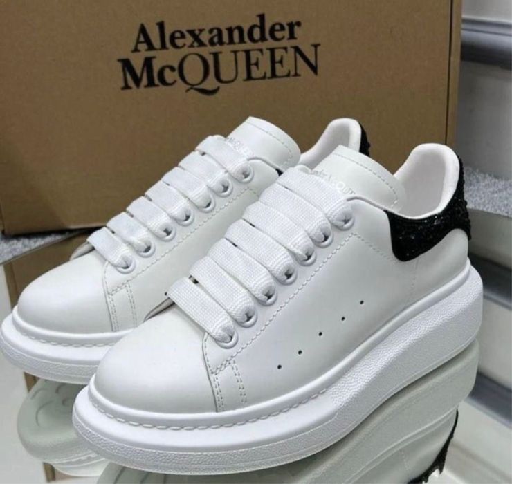 Vand Adidasi Alexander McQueen piele marimea 40 41 42 de barbati