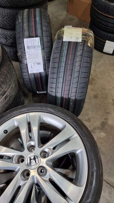 Продавам Goodyear Eagle F1 Assymetric 5 225/45/18