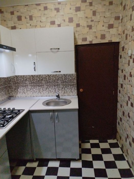 Uy sotiladi 1xona 25kv.m