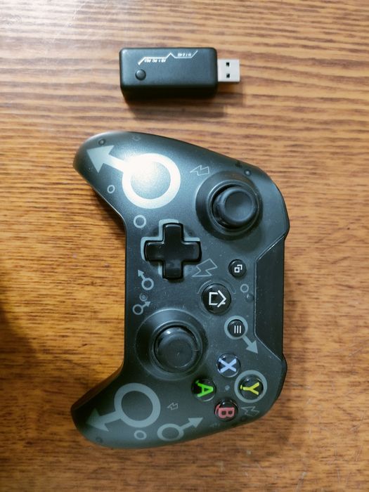 Универсальный беспроводной геймпад для Xbox One / PS3 / ПК с USB-прием