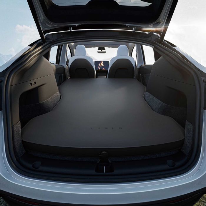 Saltea pneumatică Tesla Model Y noua sigilata